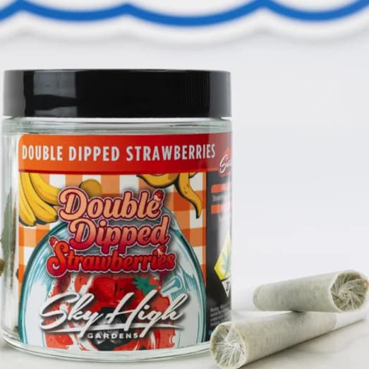 5pk - .6g - Double Dipped Strawberries - Sky High Gardens - DOH Preroll - S